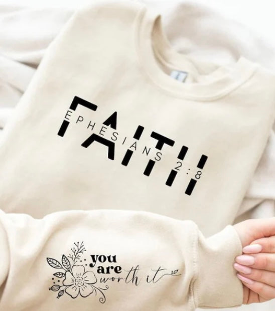 Faith crewneck with sleeve detail