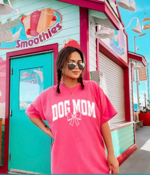 Dog Mom Tee