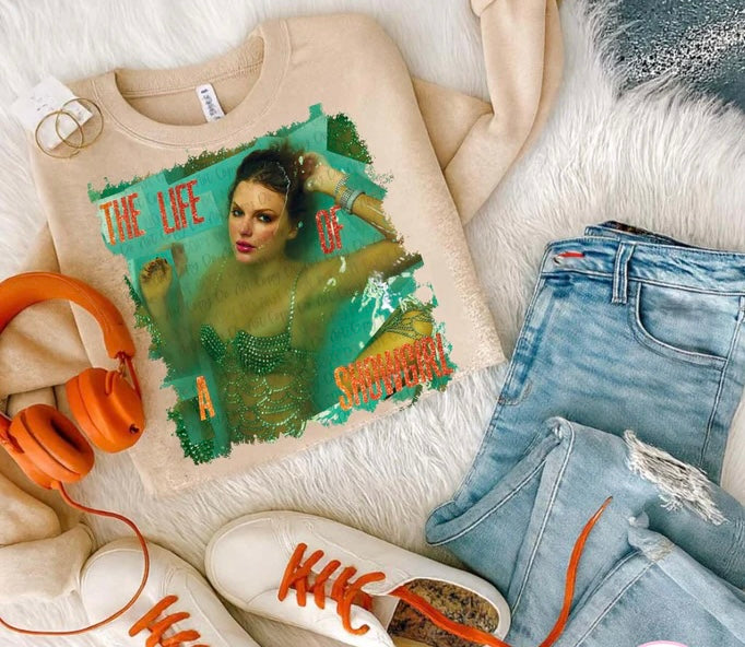 The cover crewneck